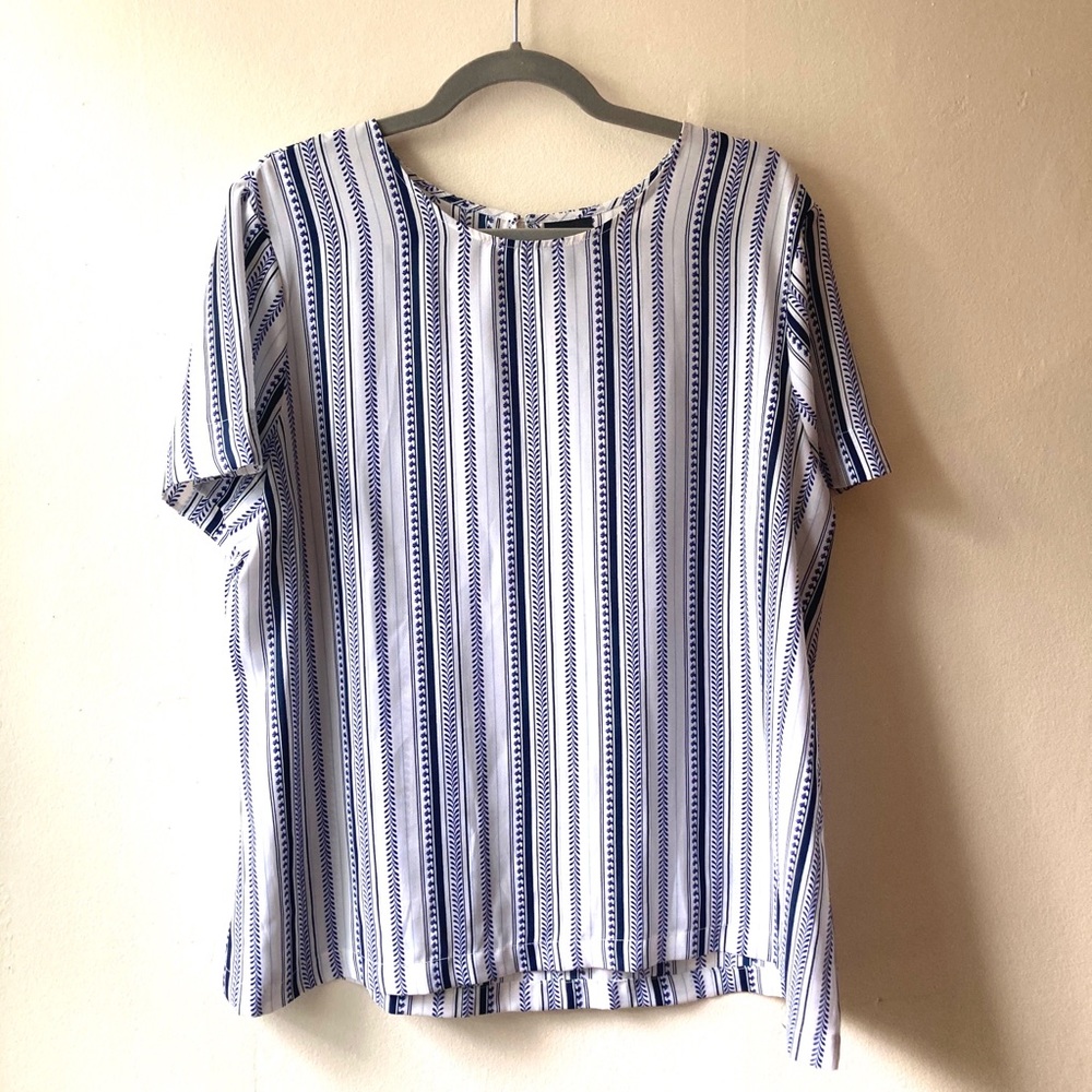 Blue and white stripe shirt with button in back - Picture 2 of 4